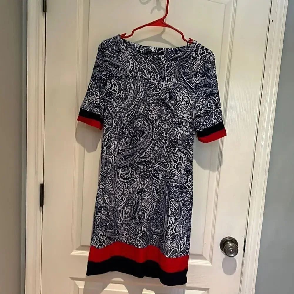Karen Stephen’s dress polyester size 6